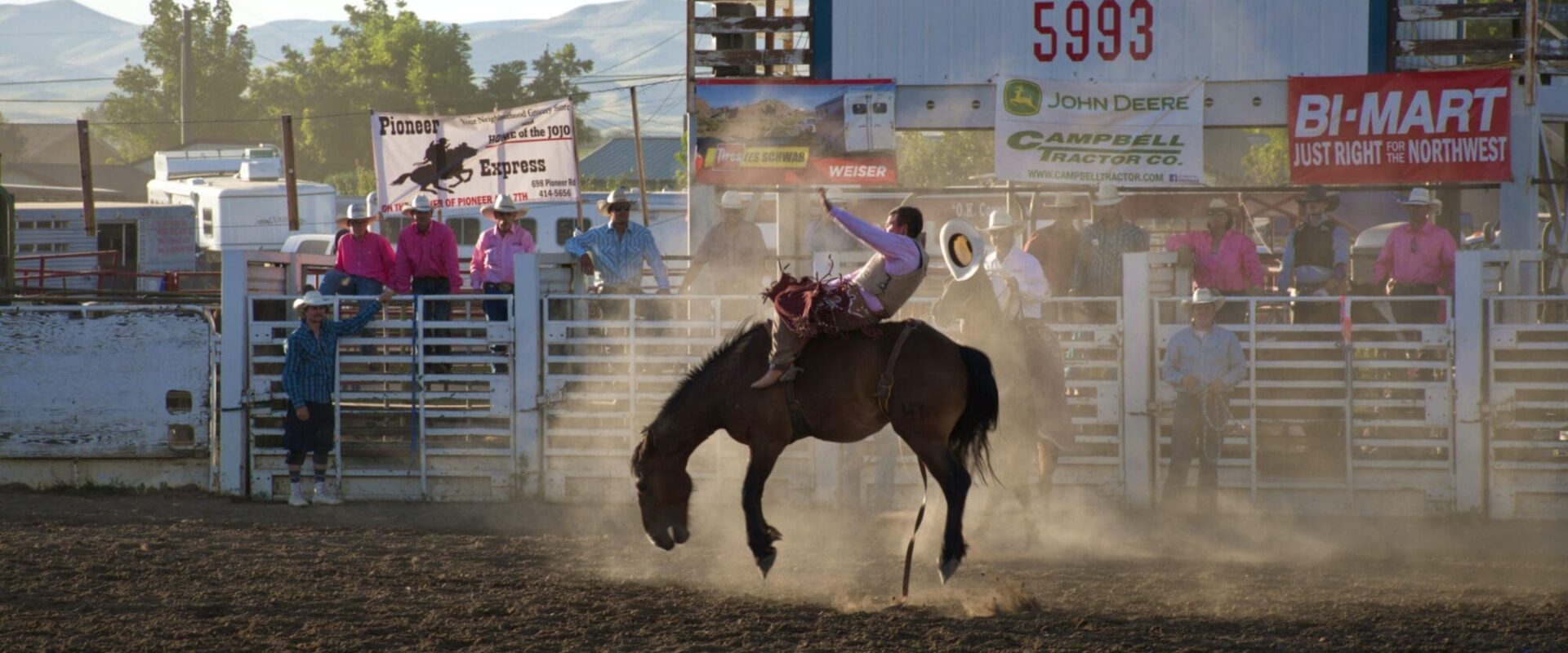 photo-of-man-doing-rodeo-2664938